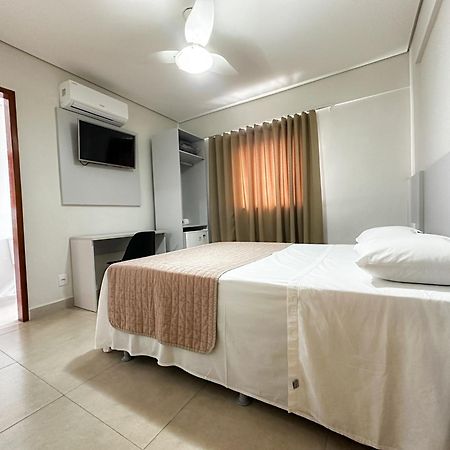 Hotel Milenio Понте Нова Екстериор снимка