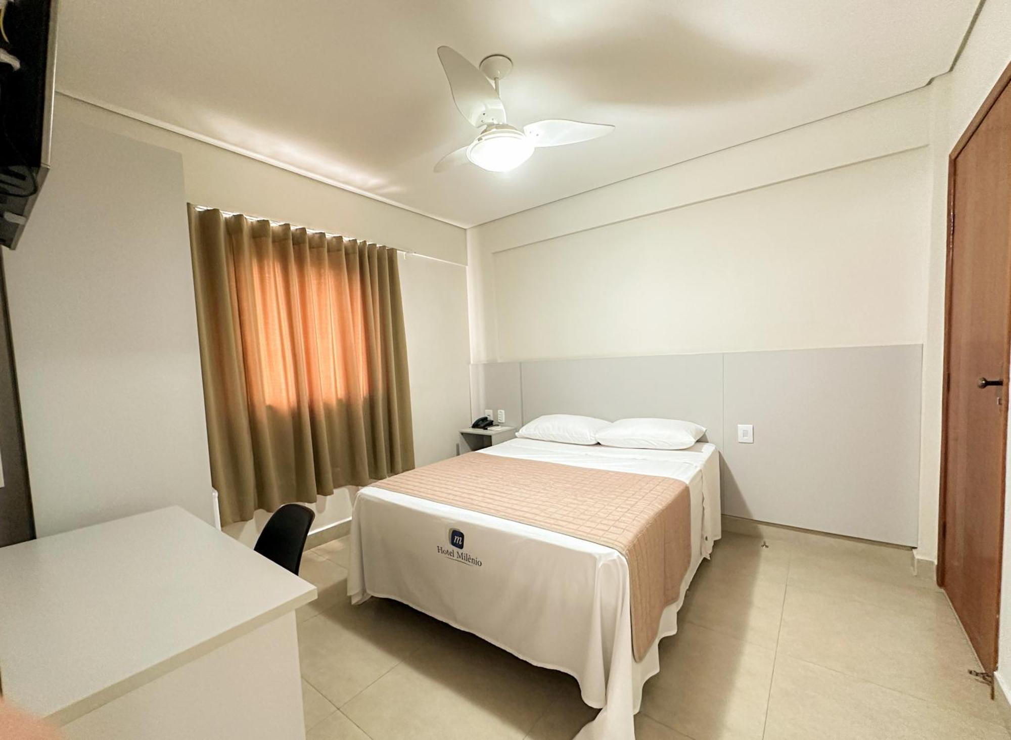 Hotel Milenio Понте Нова Екстериор снимка