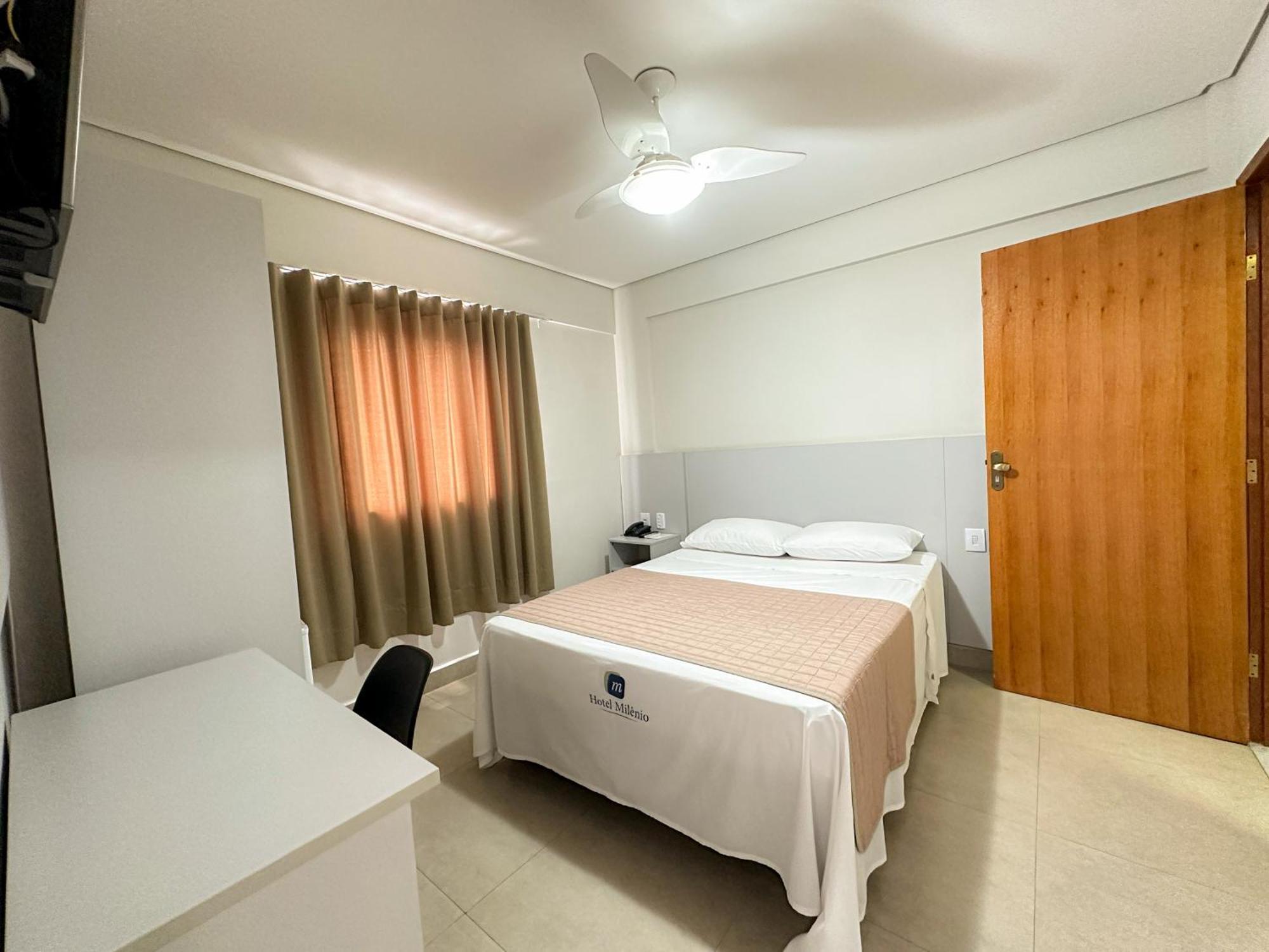 Hotel Milenio Понте Нова Екстериор снимка