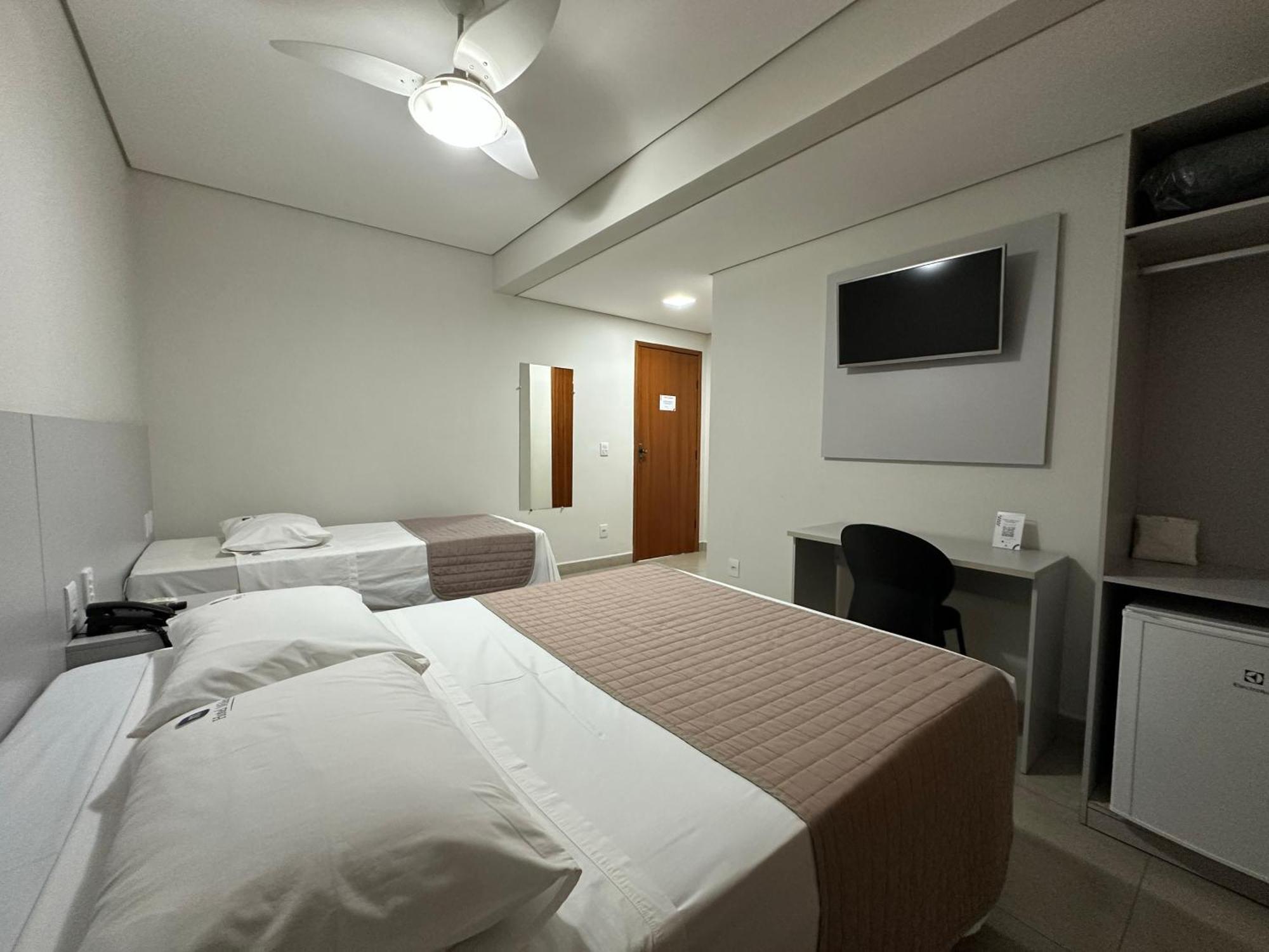 Hotel Milenio Понте Нова Екстериор снимка